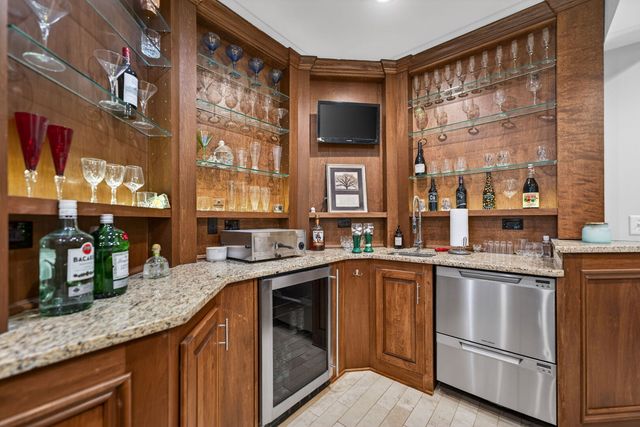 1804 Black Oak Drive, Mchenry, IL 60050