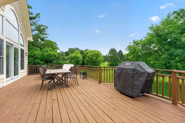 1804 Black Oak Drive, Mchenry, IL 60050