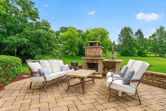 1804 Black Oak Drive, Mchenry, IL 60050