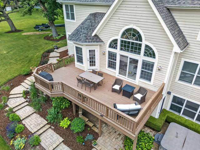 1804 Black Oak Drive, Mchenry, IL 60050