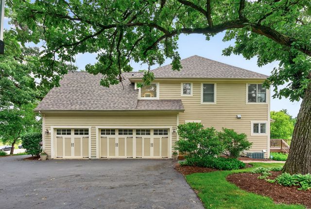 1804 Black Oak Drive, Mchenry, IL 60050