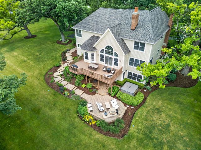 1804 Black Oak Drive, Mchenry, IL 60050