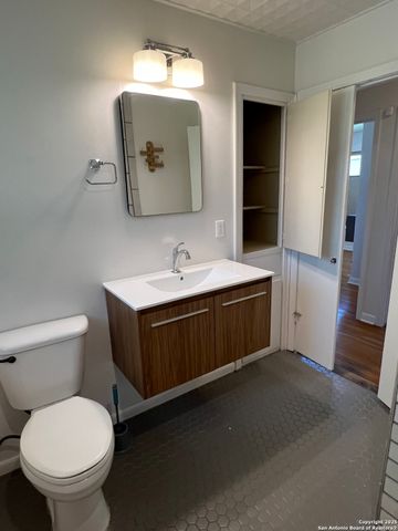 607 Freiling, San Antonio, TX 78213