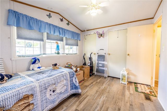 4 Sunrise Boulevard, Olmsted Twp, OH 44138