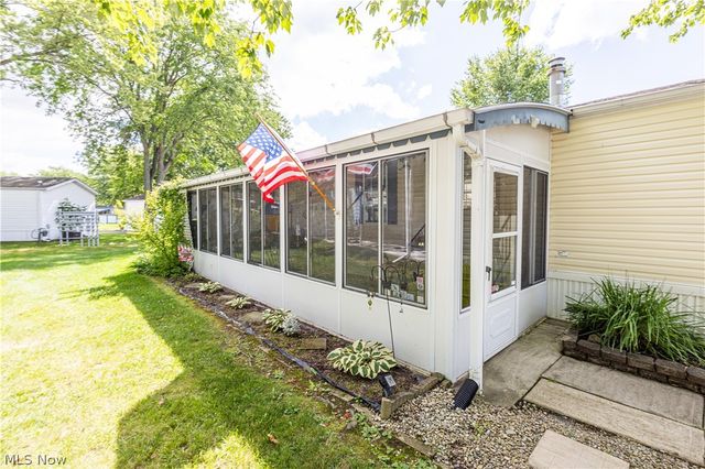 4 Sunrise Boulevard, Olmsted Twp, OH 44138