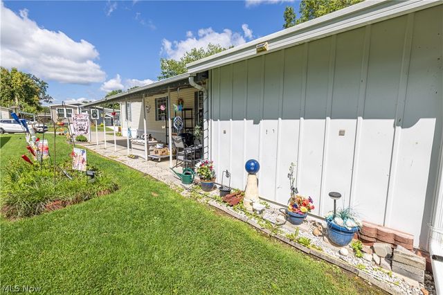 4 Sunrise Boulevard, Olmsted Twp, OH 44138
