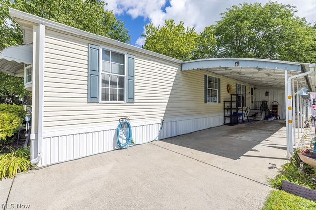 4 Sunrise Boulevard, Olmsted Twp, OH 44138