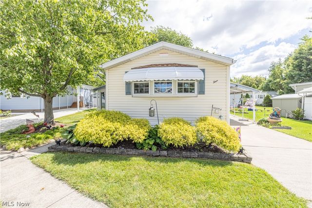4 Sunrise Boulevard, Olmsted Twp, OH 44138