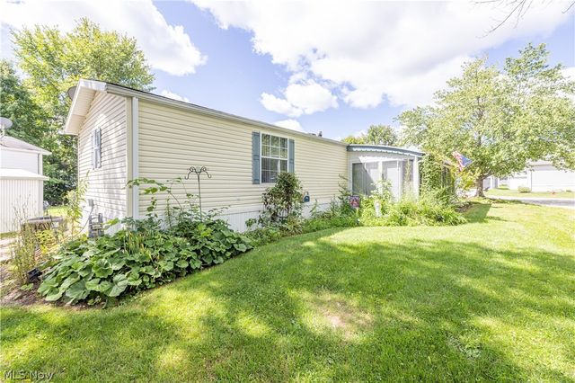 4 Sunrise Boulevard, Olmsted Twp, OH 44138