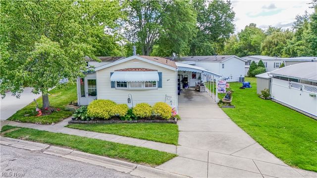 4 Sunrise Boulevard, Olmsted Twp, OH 44138