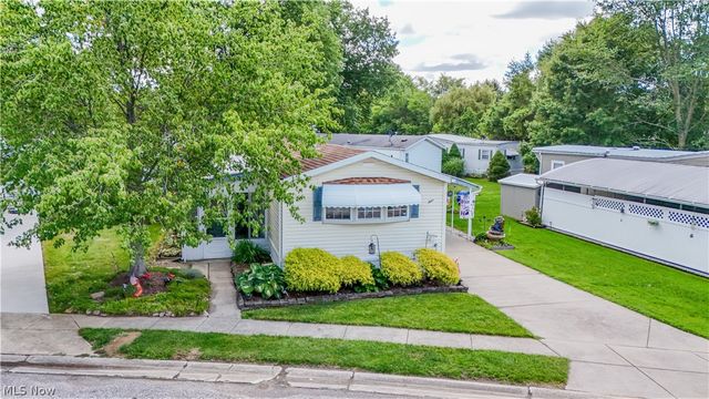 4 Sunrise Boulevard, Olmsted Twp, OH 44138