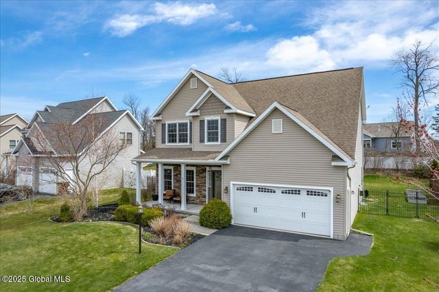 8 Michael Drive, Halfmoon, NY 12118
