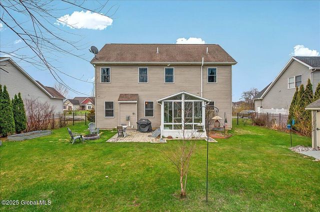 8 Michael Drive, Halfmoon, NY 12118