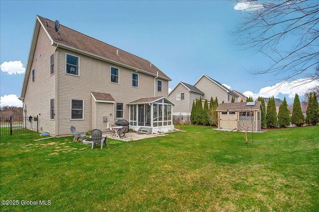 8 Michael Drive, Halfmoon, NY 12118