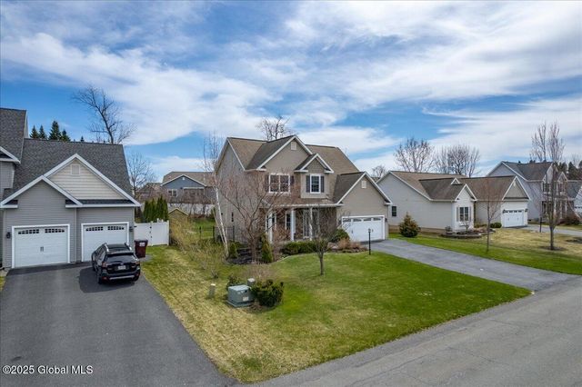 8 Michael Drive, Halfmoon, NY 12118