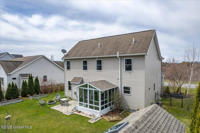 8 Michael Drive, Halfmoon, NY 12118