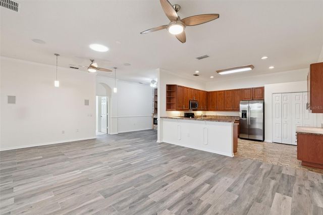 813 SUMMIT GREENS BOULEVARD, Clermont, FL 34711