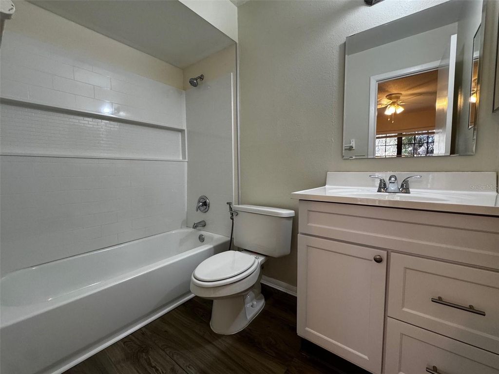 Image 11 of property listing at 11634 SARITA COURT, Orlando, FL 32817