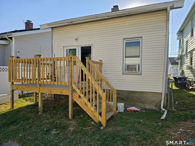 98 Cowles Street, Bridgeport, CT 06607