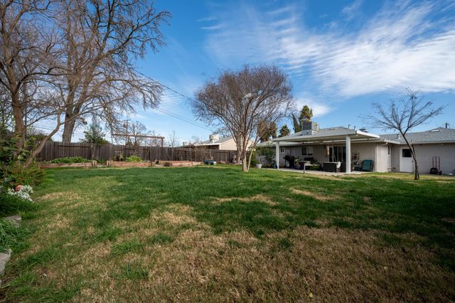 6241 San Martin St, North Highlands, CA 95660