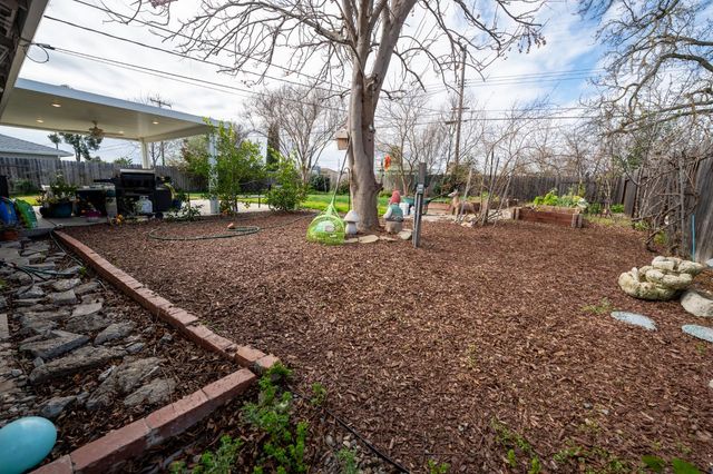 6241 San Martin St, North Highlands, CA 95660
