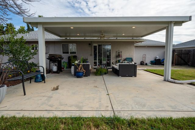 6241 San Martin St, North Highlands, CA 95660