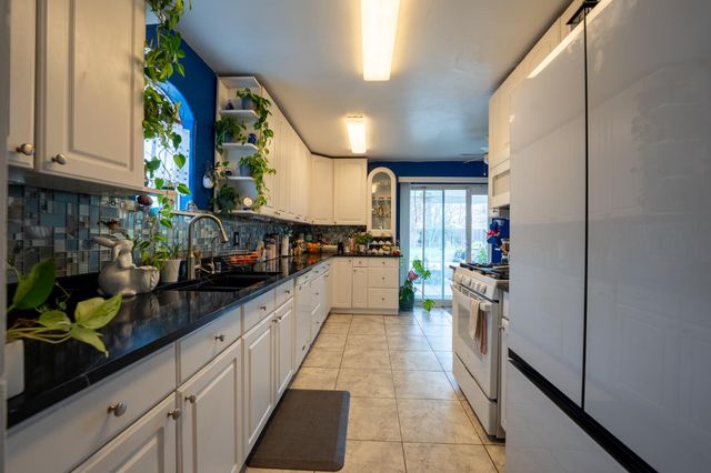 6241 San Martin St, North Highlands, CA 95660