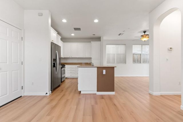 476 Navigator Dr, Lincoln, CA 95648