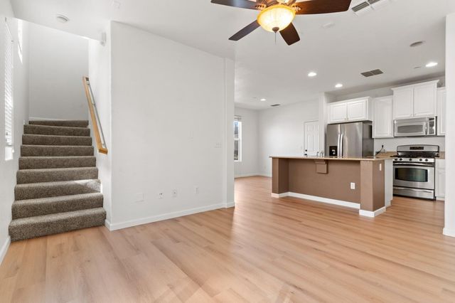 476 Navigator Dr, Lincoln, CA 95648