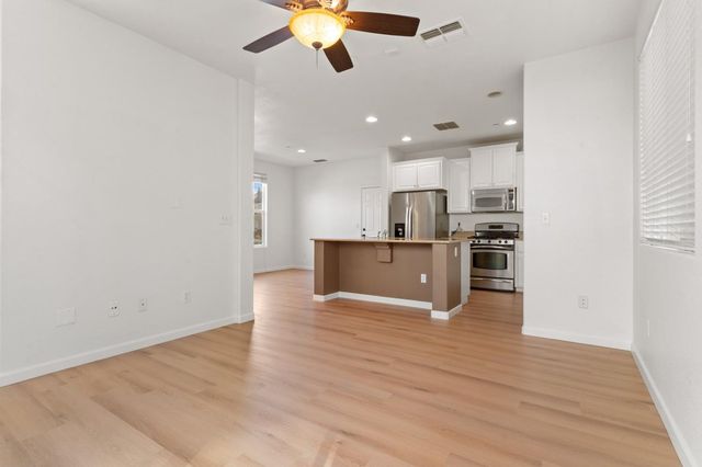 476 Navigator Dr, Lincoln, CA 95648