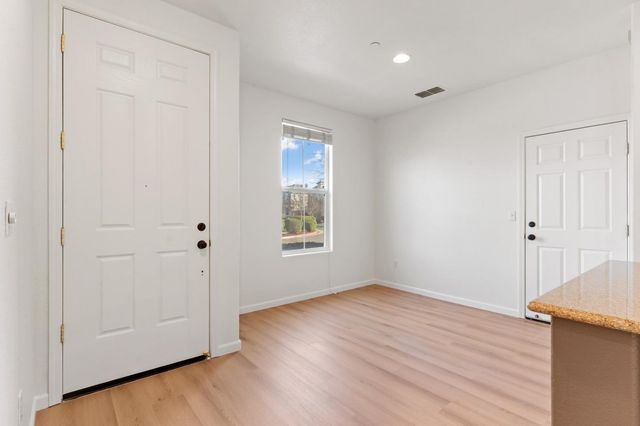 476 Navigator Dr, Lincoln, CA 95648