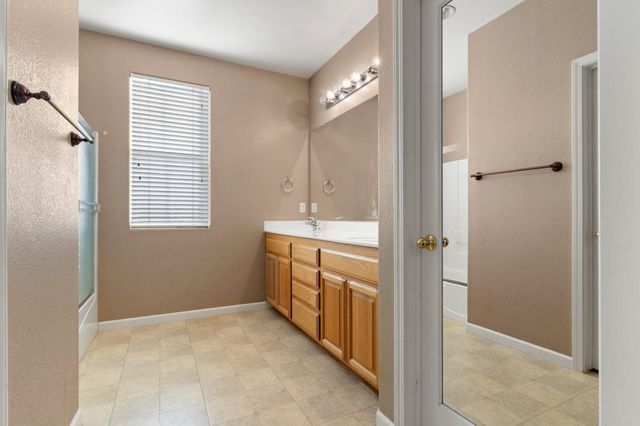 476 Navigator Dr, Lincoln, CA 95648