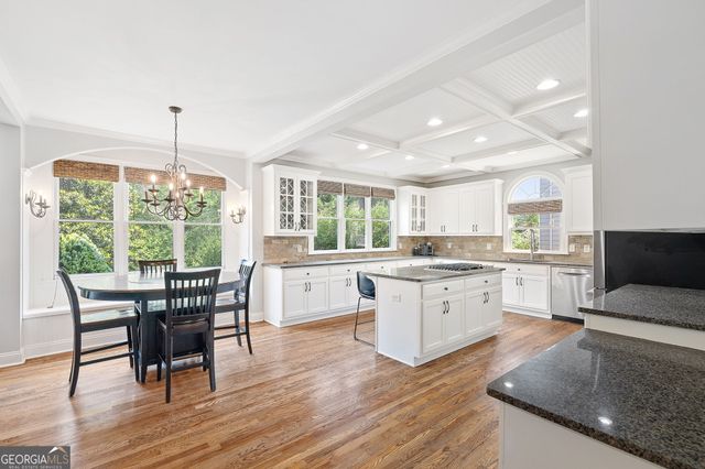 1121 Vinings Grove Way SE, Smyrna, GA 30082