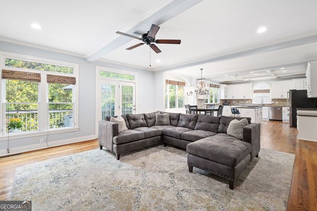 1121 Vinings Grove Way SE, Smyrna, GA 30082