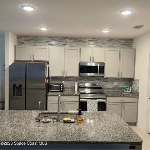 576 Kylar Drive NW, Palm Bay, FL 32907