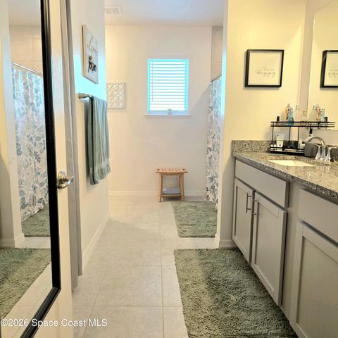 576 Kylar Drive NW, Palm Bay, FL 32907
