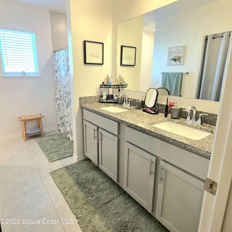 576 Kylar Drive NW, Palm Bay, FL 32907