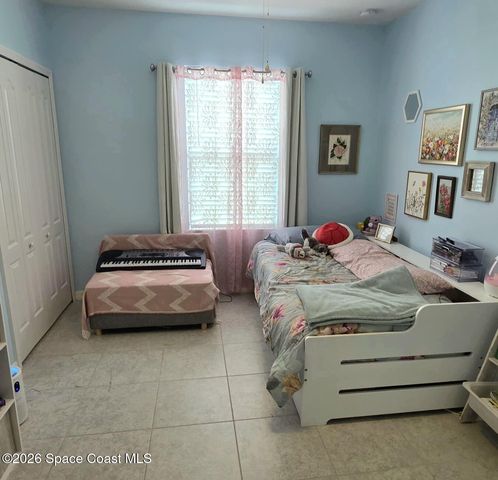 576 Kylar Drive NW, Palm Bay, FL 32907