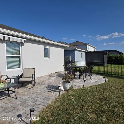 576 Kylar Drive NW, Palm Bay, FL 32907