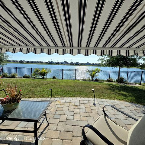 576 Kylar Drive NW, Palm Bay, FL 32907