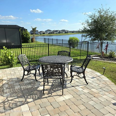 576 Kylar Drive NW, Palm Bay, FL 32907