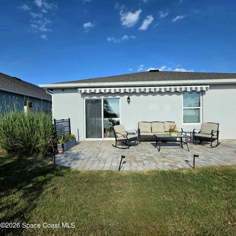 576 Kylar Drive NW, Palm Bay, FL 32907