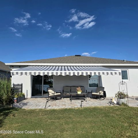576 Kylar Drive NW, Palm Bay, FL 32907