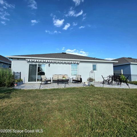576 Kylar Drive NW, Palm Bay, FL 32907