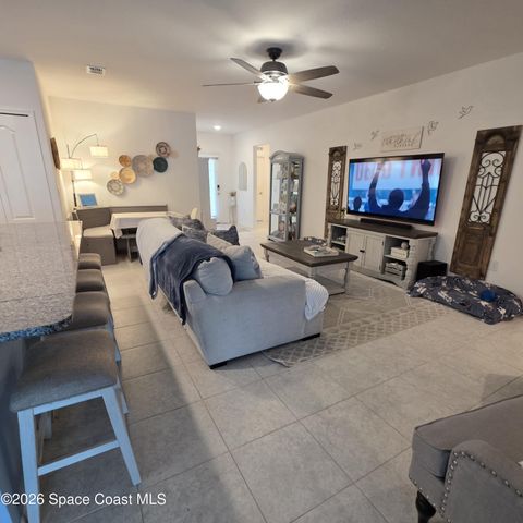 576 Kylar Drive NW, Palm Bay, FL 32907