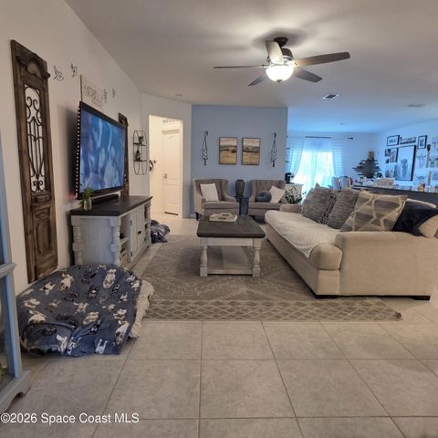 576 Kylar Drive NW, Palm Bay, FL 32907