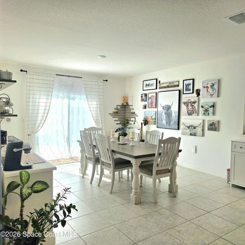 576 Kylar Drive NW, Palm Bay, FL 32907