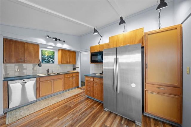 9801 E 33rd Street S, Independence, MO 64052