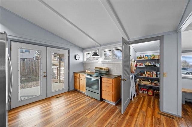 9801 E 33rd Street S, Independence, MO 64052