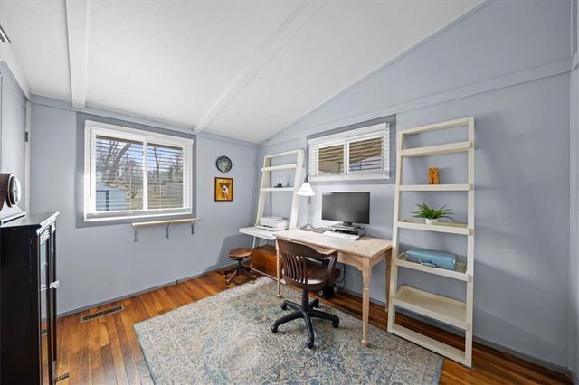 9801 E 33rd Street S, Independence, MO 64052